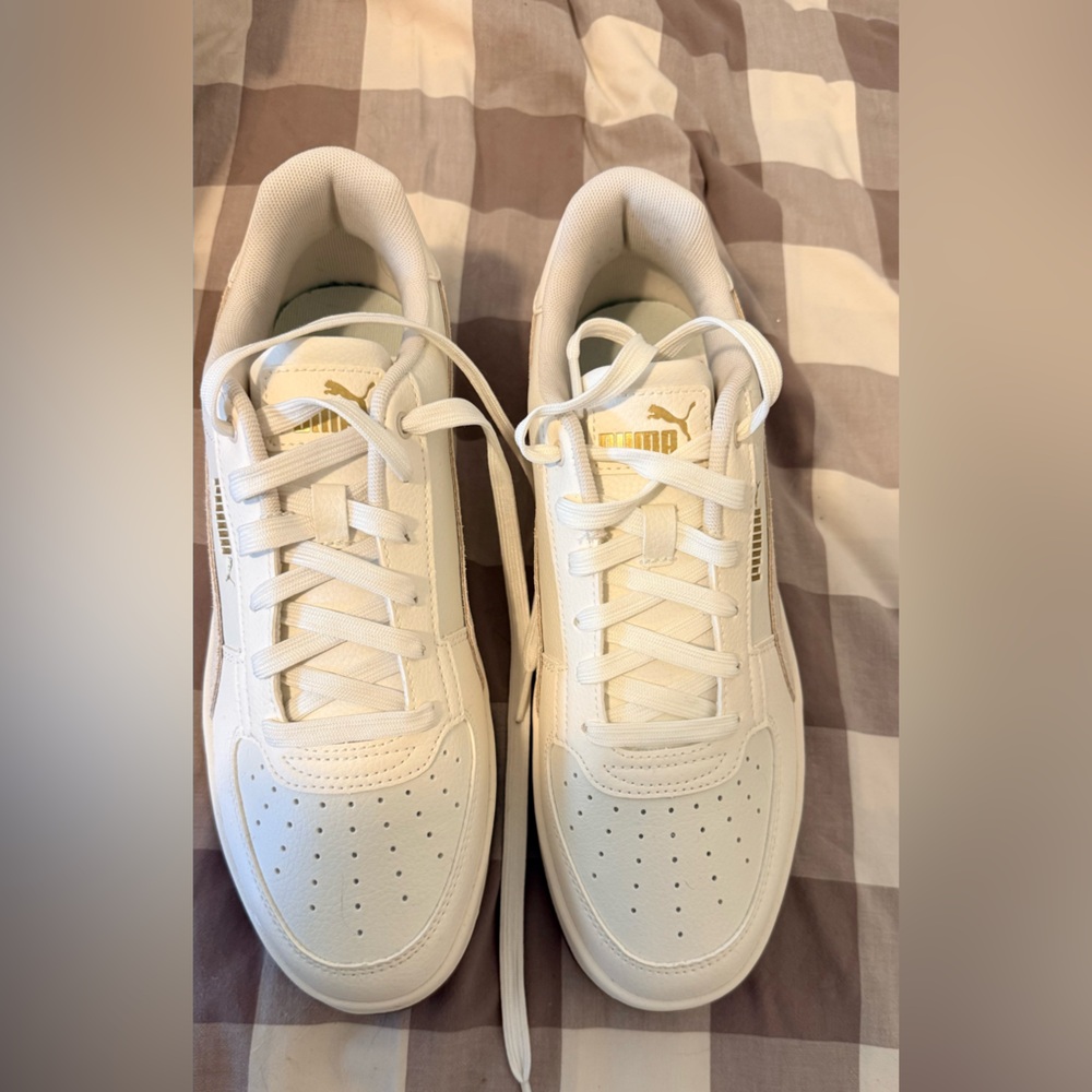 NIB Puma Puma Caven 2.0 Suede warmwhite-frosted ivory, gold accent. Size men 9.5